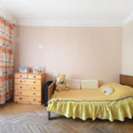 Comfortable Isolated Turnkey Room Near The Subway And The International Exhibition Center Kiev Eksteriør billede