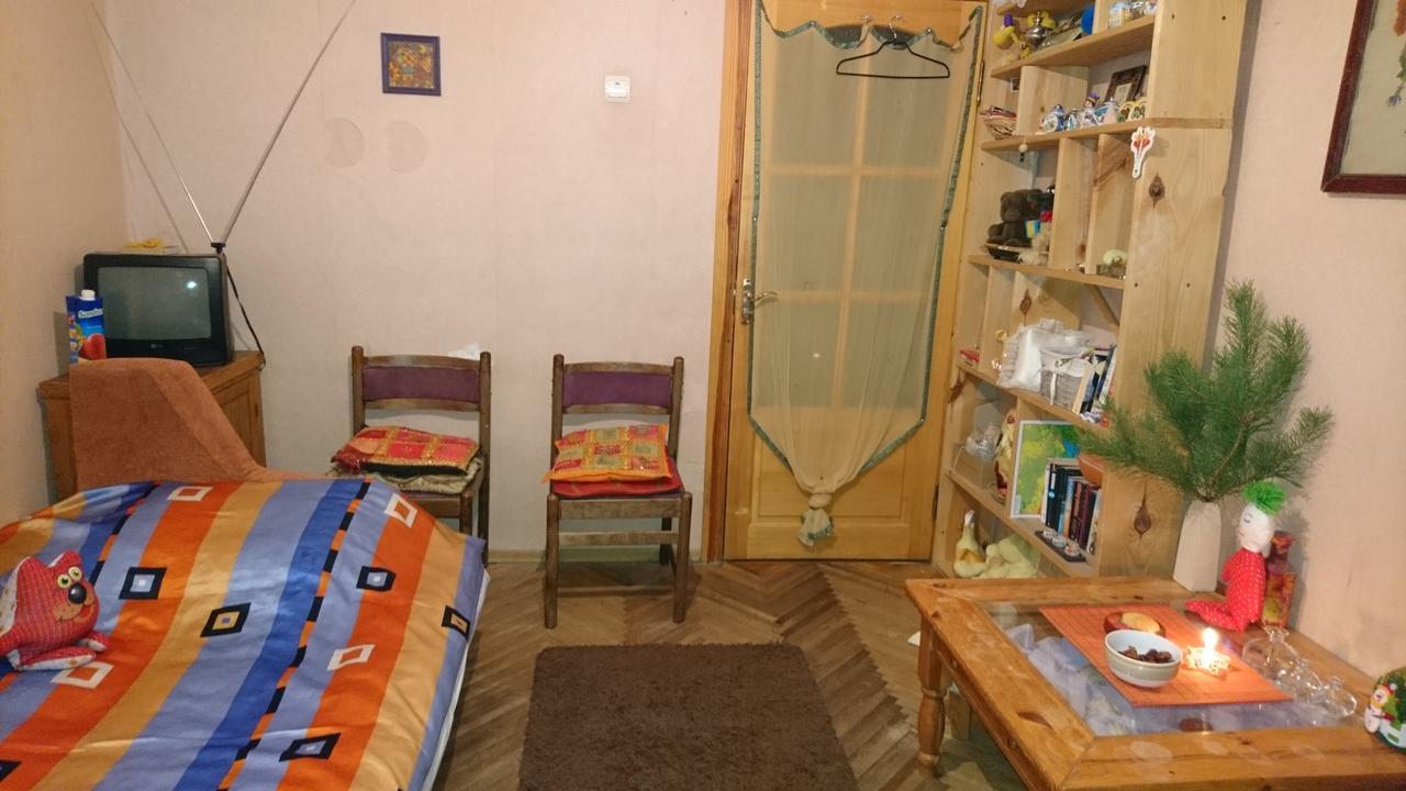 Comfortable Isolated Turnkey Room Near The Subway And The International Exhibition Center Kiev Eksteriør billede